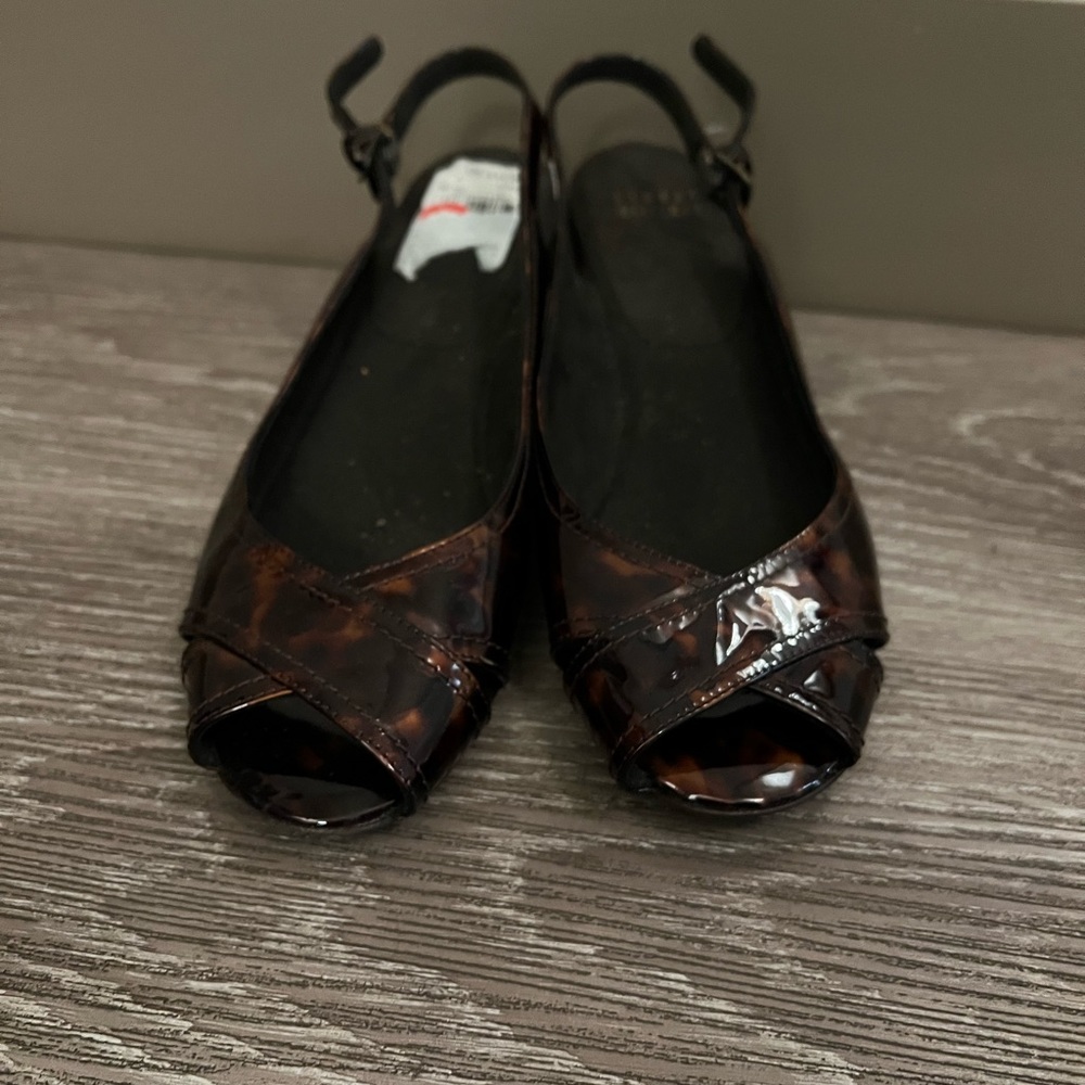 Stuart Weitzman Tortoiseshell Wedge Open-Toed Sho… - image 3